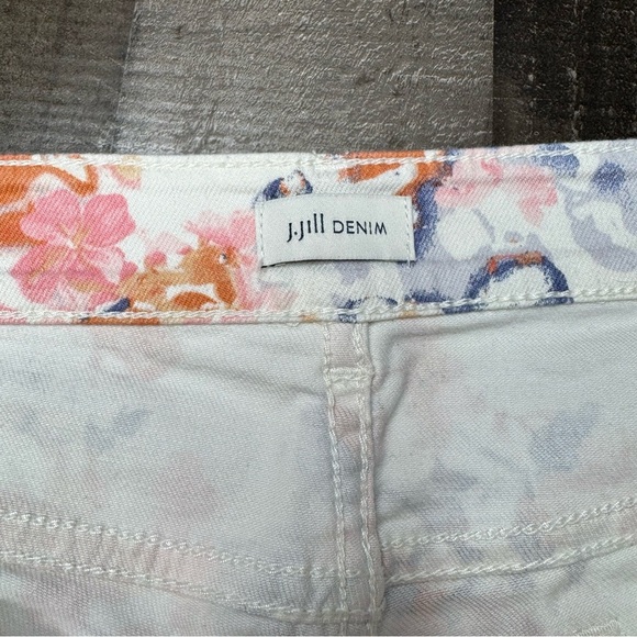 J. Jill White and Pink Denim Shorts size 8 - Picture 5 of 11